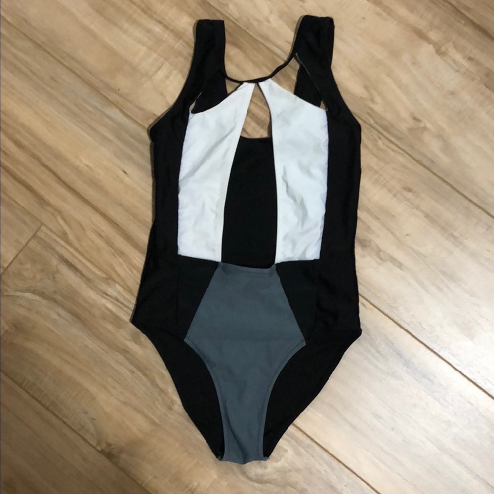 Tri-color one piece